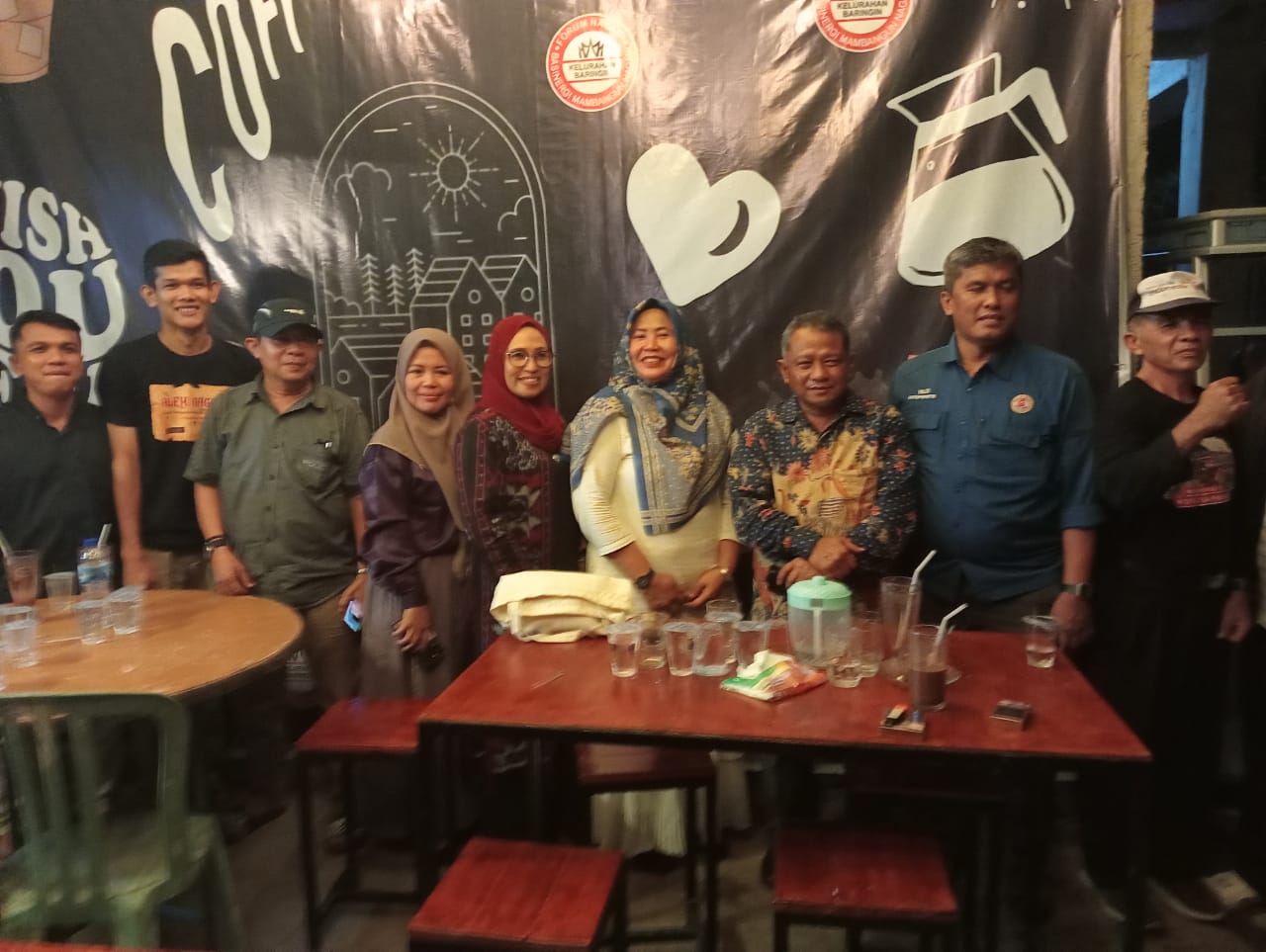 Cafe kopi dengan nama KOPINK (Kopi Pinggir Kota) i diresmikan oleh Walikota Padang diwakili Camat Luki, Afrialdi Masbiran, Rabu (31/1/2024) malam. 